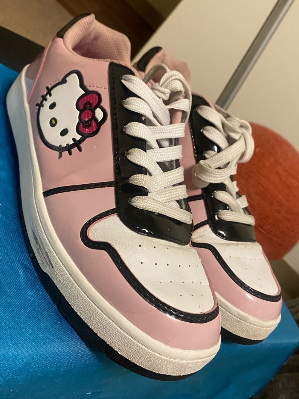 Kids Pink Hello Kitty Lace-Up Sneakers